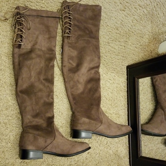 ❎SOLD❎Taupe tan over knee boots size 5.5 - Picture 4 of 7
